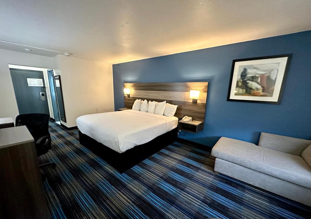 Baymont By Wyndham Kansas City Ku Medical Center Extérieur photo