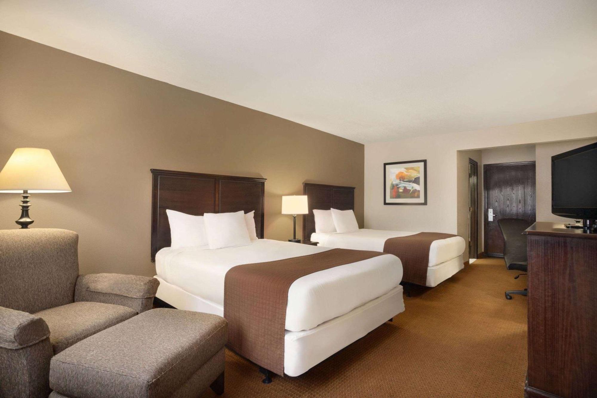 Baymont By Wyndham Kansas City Ku Medical Center Extérieur photo