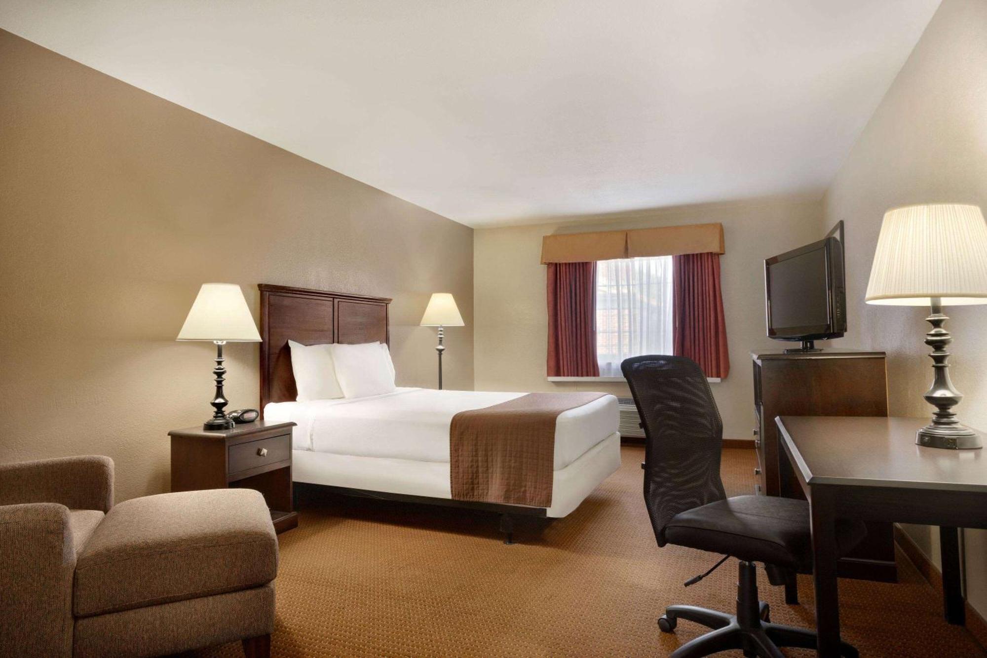 Baymont By Wyndham Kansas City Ku Medical Center Extérieur photo