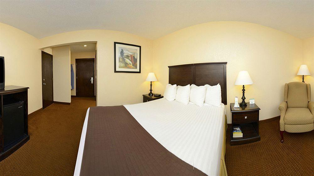 Baymont By Wyndham Kansas City Ku Medical Center Extérieur photo